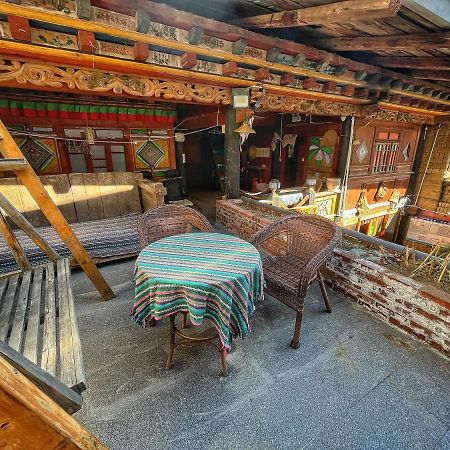 Tavern Hostel仁和客栈 Shangri-La Esterno foto