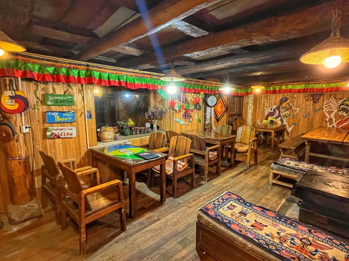 Tavern Hostel仁和客栈 Shangri-La Esterno foto